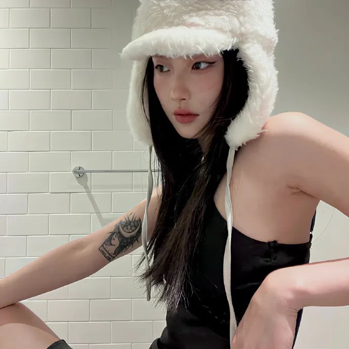 蒂拉和兰妮劫火车